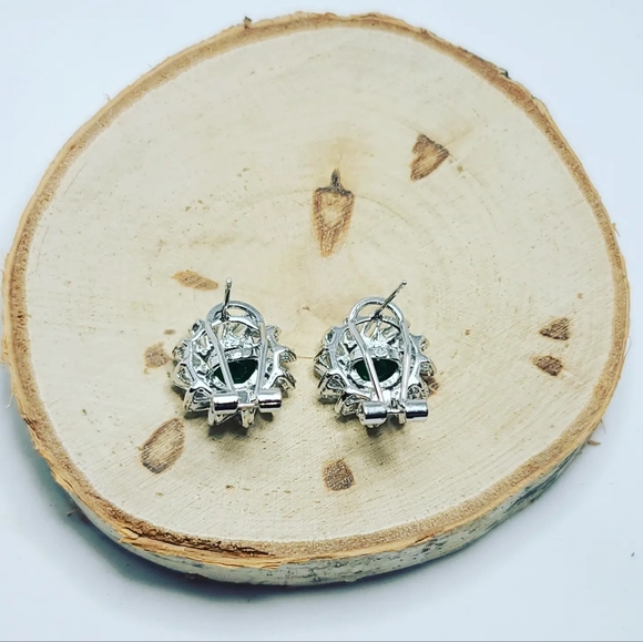 Green Rhinestone silver tone earrings - Picture 4 of 4